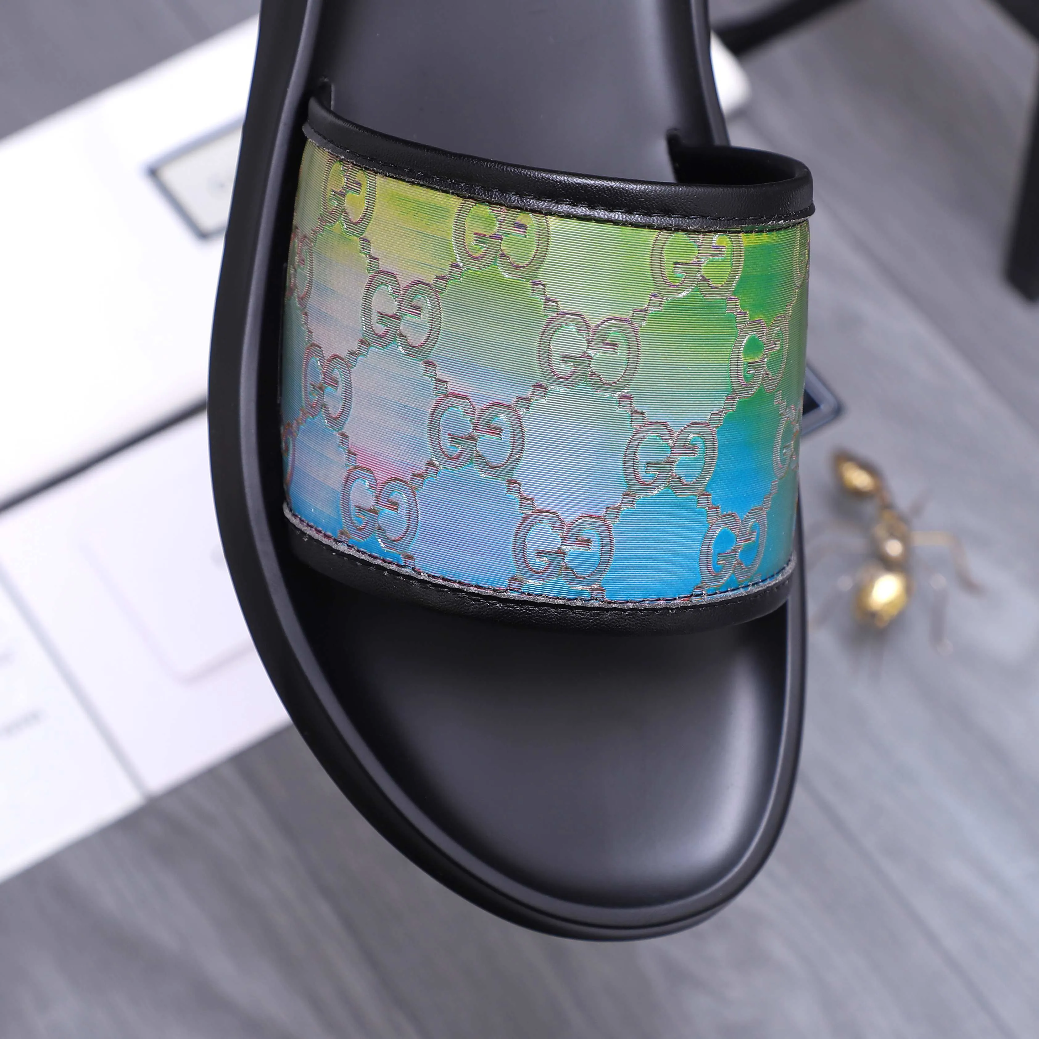 Men's shoes 💰280 Product trademark: GUCCI "Gucci" slippers Regular size: 38-44 (45.46 custom-made, non-returnable) Product materials: Selected embossed cowhide upper, instep imitation leather lining, original outsole